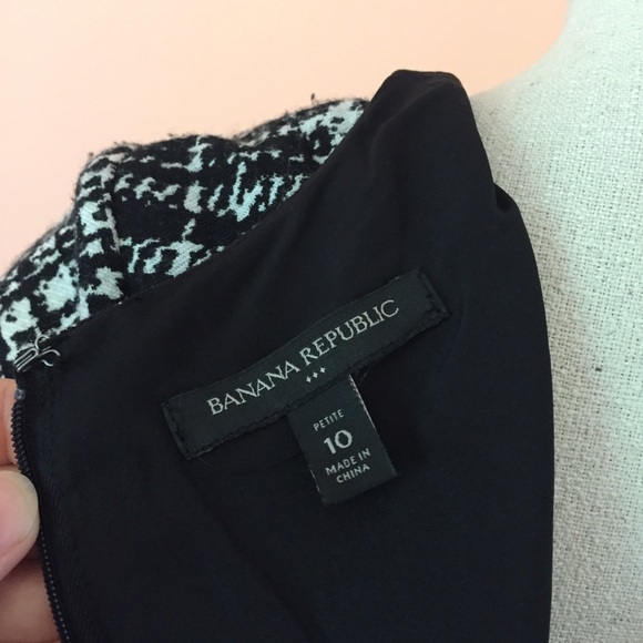 📦 MOVING SALE 🚛 BR black & white print shift dress pocket Sz 10P - Picture 7 of 8